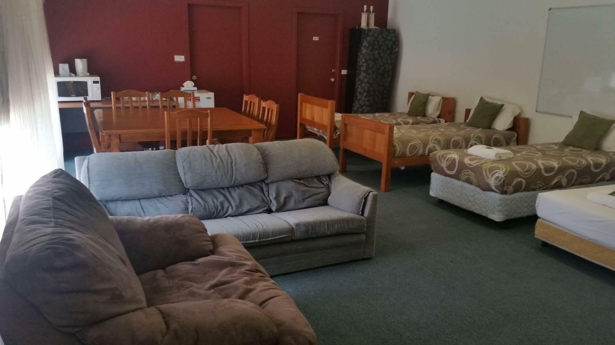 Motel ווארנאמבול מראה חיצוני תמונה